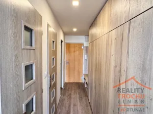 Pronájem bytu 1+kk, Hradec Králové, Brožíkova, 30 m2