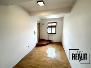 Pronájem bytu 1+kk, Praha - Žižkov, Seifertova, 45 m2