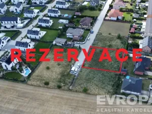 Prodej pozemku pro bydlení, Veleň, 902 m2