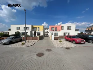 Pronájem bytu 1+kk, Lavičky, 39 m2