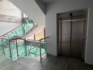 Pronájem bytu 2+kk, Karlovy Vary, Libušina, 46 m2