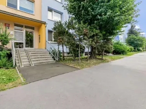 Prodej bytu 3+1, Praha - Petrovice, Rezlerova, 70 m2