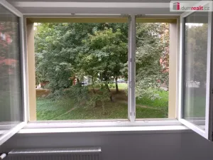Pronájem bytu 2+1, Karlovy Vary, Charkovská, 48 m2