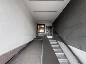 Pronájem bytu 2+kk, Praha - Hloubětín, Kukelská, 42 m2