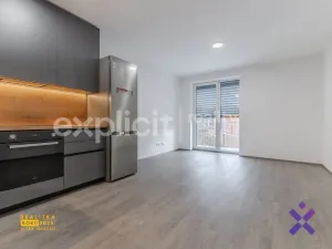 Pronájem bytu 1+kk, Zlín - Malenovice, Pod Hradem II, 27 m2