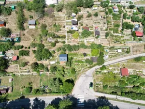 Prodej zahrady, Český Krumlov - Nádražní Předměstí, Školní, 400 m2