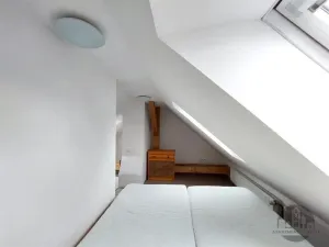 Pronájem bytu 2+1, Praha - Smíchov, Na Neklance, 60 m2