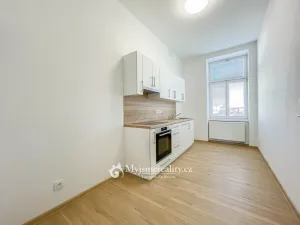 Pronájem bytu 1+1, Znojmo, Mariánské náměstí, 36 m2