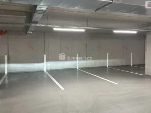 Pronájem garáže, Praha - Radlice, U Komína, 8772 m2