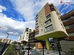 Pronájem garáže, Praha - Radlice, U Komína, 8772 m2