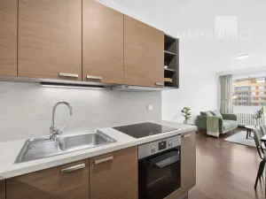 Prodej bytu 2+kk, Praha - Kobylisy, Famfulíkova, 43 m2