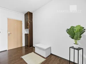 Prodej bytu 2+kk, Praha - Kobylisy, Famfulíkova, 43 m2