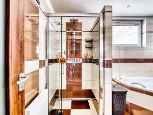 Prodej rodinného domu, Hovorany, 220 m2