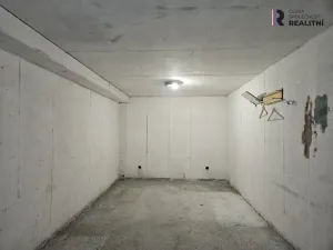 Pronájem garáže, Praha - Kyje, Manželů Dostálových, 18 m2
