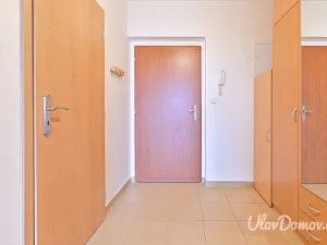 Prodej bytu 1+kk, Praha - Prosek, Nad šestikopy, 37 m2