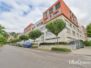 Prodej bytu 1+kk, Praha - Prosek, Nad šestikopy, 37 m2
