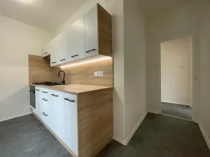 Pronájem bytu 2+1, Třinec, Dukelská, 60 m2