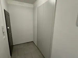 Pronájem bytu 1+kk, Praha - Vršovice, Kodaňská, 33 m2