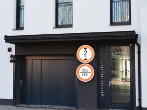Pronájem garážového stání, Hradec Králové - Pražské Předměstí, 13 m2