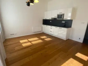 Pronájem bytu 1+kk, Praha, Peckova, 32 m2
