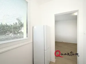 Pronájem bytu 1+kk, Praha - Troja, Sosnovecká, 28 m2