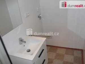Pronájem bytu 2+1, Karlovy Vary - Dvory, K. Kučery, 49 m2