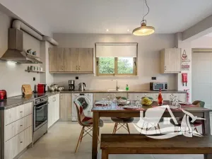 Prodej bytu 6+kk a větší, Stalos, Řecko, 373 m2