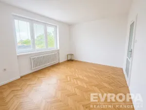 Prodej bytu 3+1, Plzeň - Jižní Předměstí, Brožíkova, 85 m2