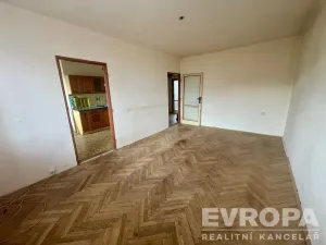 Prodej bytu 3+1, Plzeň - Jižní Předměstí, Brožíkova, 85 m2