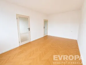 Prodej bytu 3+1, Plzeň - Jižní Předměstí, Brožíkova, 85 m2