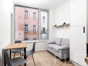 Pronájem bytu 2+kk, Praha - Smíchov, Plzeňská, 26 m2