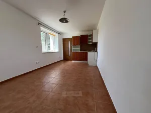 Pronájem bytu 1+kk, Hosín, 25 m2