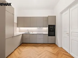 Prodej bytu 2+1, Praha - Karlín, Pernerova, 69 m2