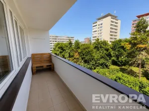 Prodej bytu 3+kk, Praha - Karlín, U Sluncové, 66 m2