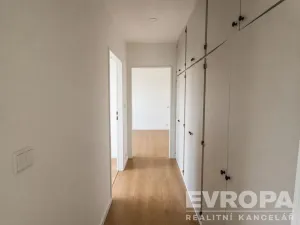 Prodej bytu 3+kk, Praha - Karlín, U Sluncové, 66 m2