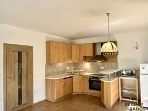 Prodej podílu 5/6 pozemku pro bydlení, Rosice, 1013 m2
