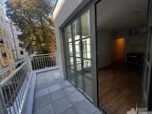 Pronájem bytu 1+kk, Praha - Vinohrady, Korunní, 27 m2