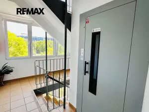 Pronájem bytu 3+1, Praha - Podolí, Kaplická, 55 m2