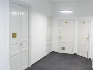 Pronájem kanceláře, Opava, Dolní náměstí, 32 m2