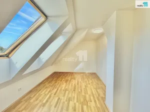Pronájem bytu 3+kk, Praha - Hrdlořezy, Českobrodská, 65 m2