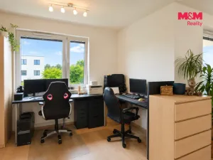 Pronájem bytu 2+kk, Praha - Vysočany, Strnadových, 58 m2