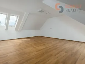 Prodej bytu 3+kk, Bavory, 90 m2
