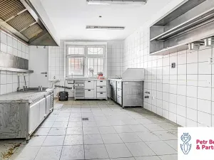 Prodej obchodního prostoru, Rakovník, Husovo náměstí, 1100 m2