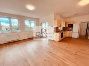 Prodej bytu 2+kk, Hevlín, 67 m2