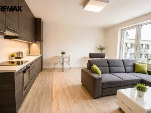 Prodej bytu 1+kk, Hradec Králové, V Koutech, 37 m2