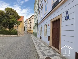 Pronájem bytu 1+1, Praha - Malá Strana, Říční, 47 m2