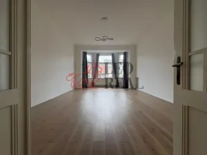 Pronájem bytu 1+1, Praha - Vršovice, 28. pluku, 43 m2