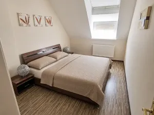 Prodej bytu 3+1, Karlovy Vary, Vřídelní, 74 m2