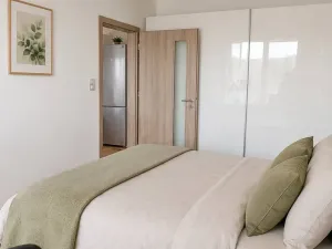 Pronájem bytu 2+kk, Praha - Střížkov, Lovosická, 54 m2