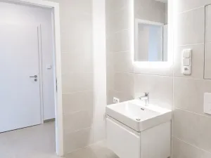 Pronájem bytu 2+kk, Praha - Vysočany, Pod Harfou, 49 m2